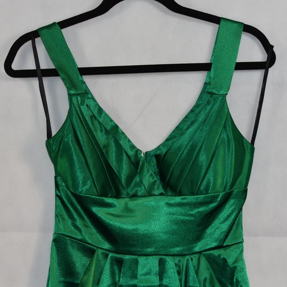 Green Satiny Dress SZ 5/6 B Smart - Picture 3 of 8